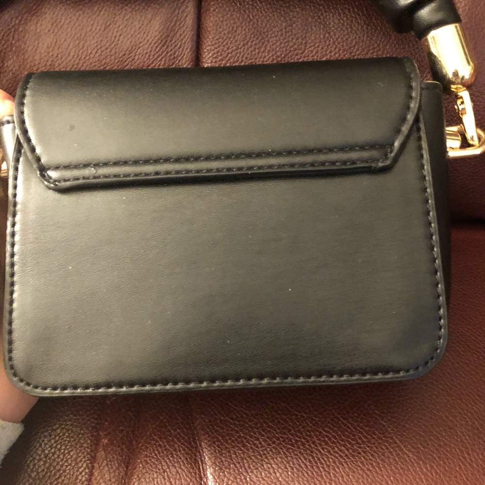 EN Expressions NYC Black Vegan Leather Handbag With Ruffle Handle - Picture 6 of 13